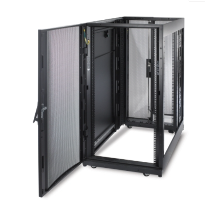 APC AR3104 Шкаф NetShelter SX 24U, ширина 600 мм, глубина 1070 мм, черные боковые панели